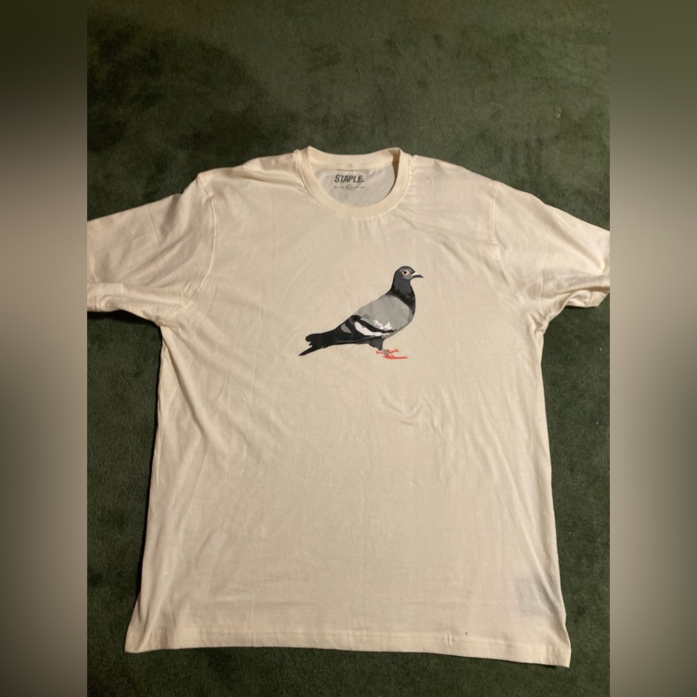 Staple Pigeon company world renown pigeon company cream tee size XL